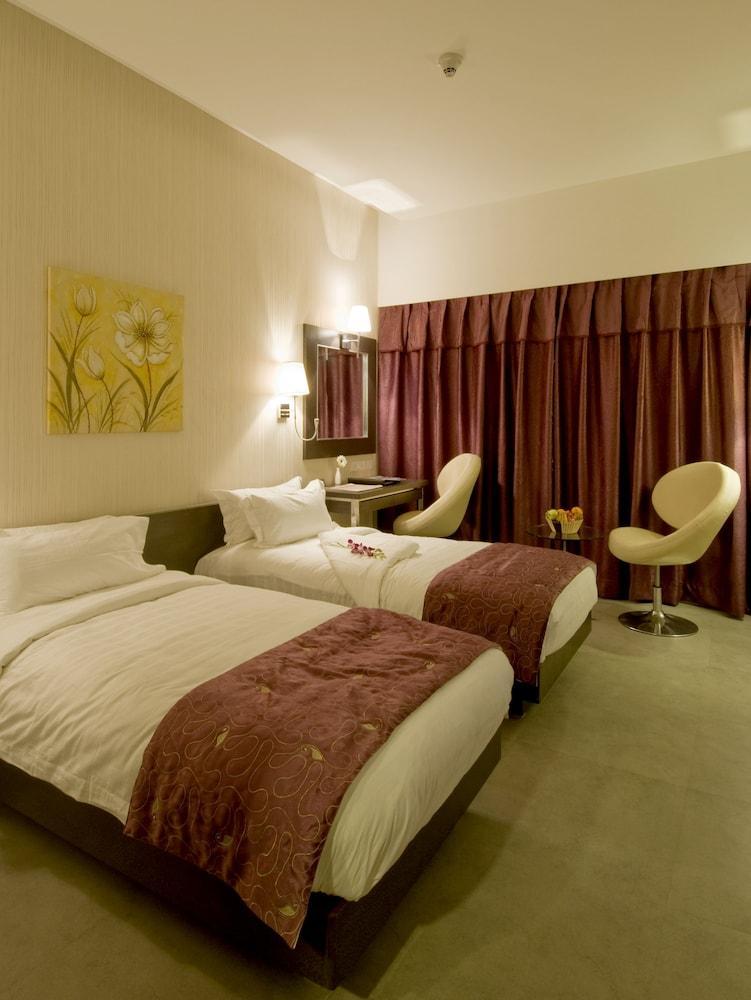 Goldfinch Hotel Mumbai Exterior foto