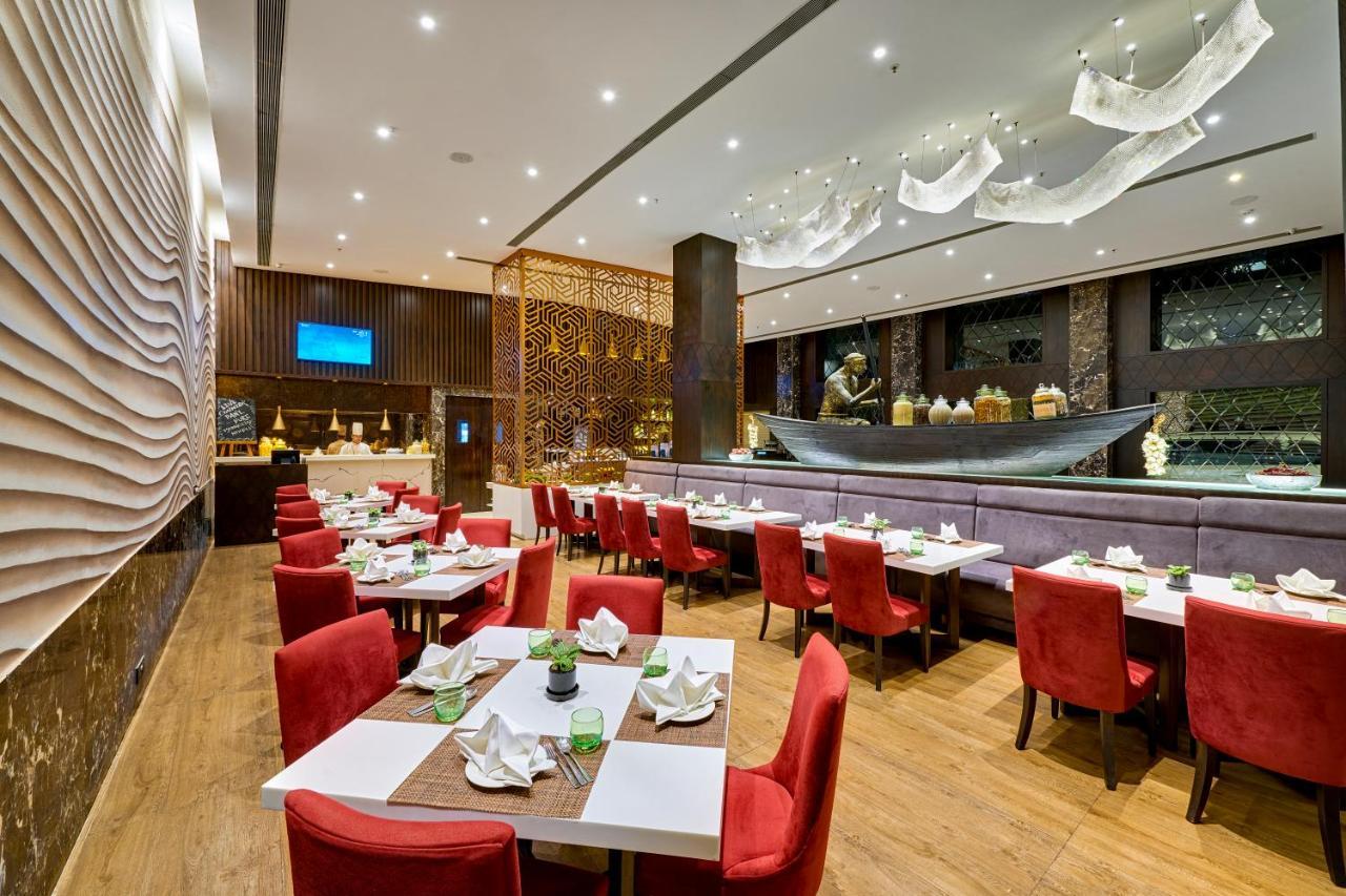 Goldfinch Hotel Mumbai Exterior foto
