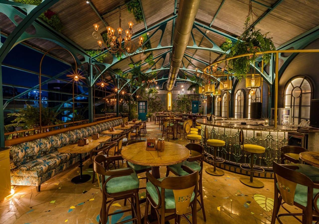 Goldfinch Hotel Mumbai Exterior foto
