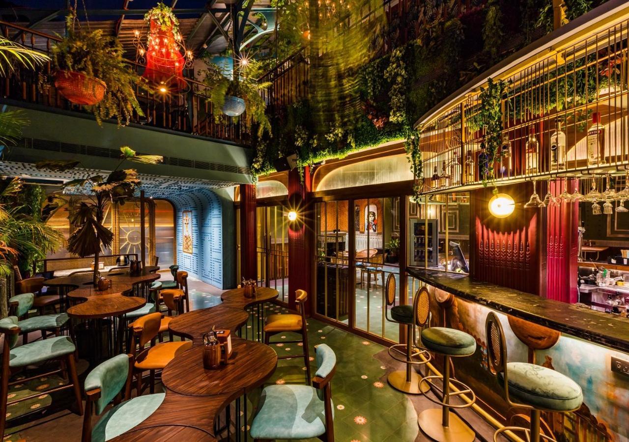 Goldfinch Hotel Mumbai Exterior foto