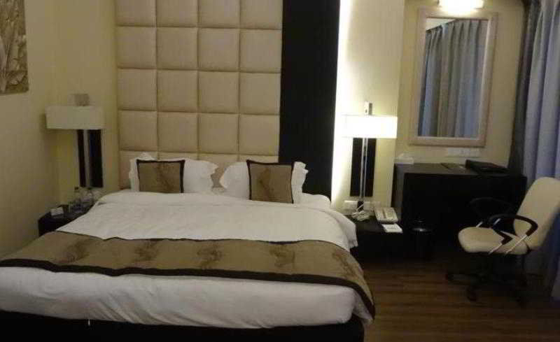 Goldfinch Hotel Mumbai Exterior foto