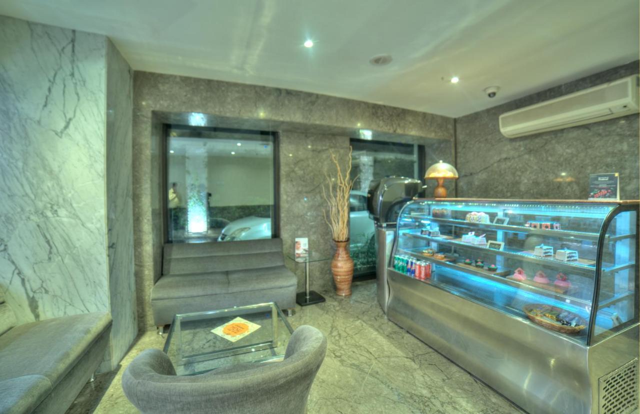 Goldfinch Hotel Mumbai Exterior foto